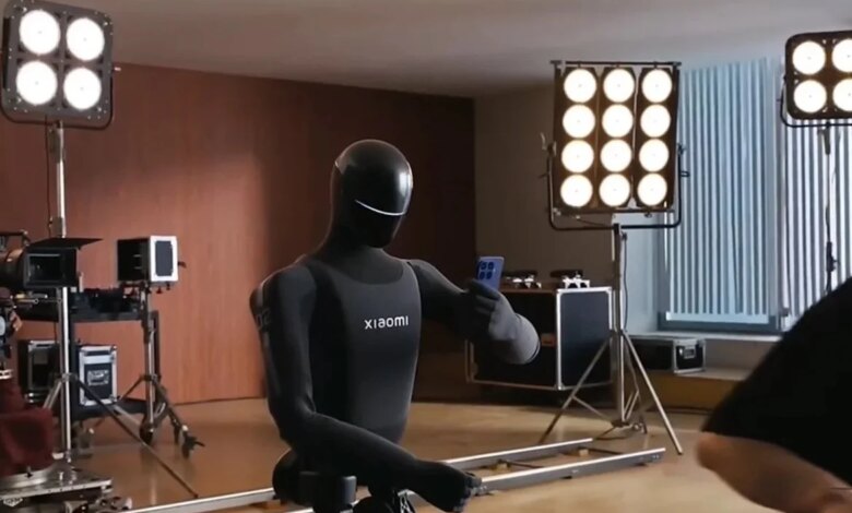 Robot Humanoid Xiaomi Tak Lagi Cuma Pameran, Kini Bisa Memotret Pakai Xiaomi 17T Pro